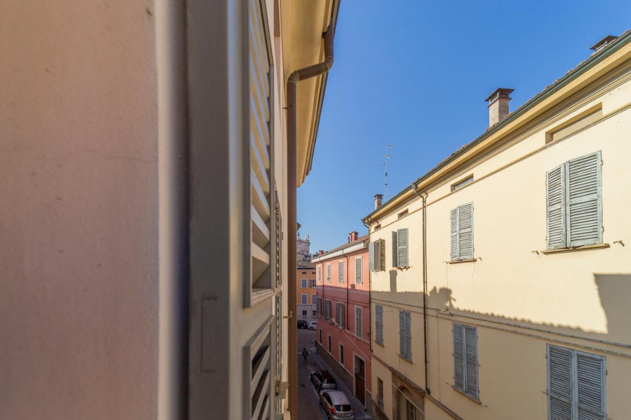 Parrot House - Casa In Centro A Parma Exterior foto